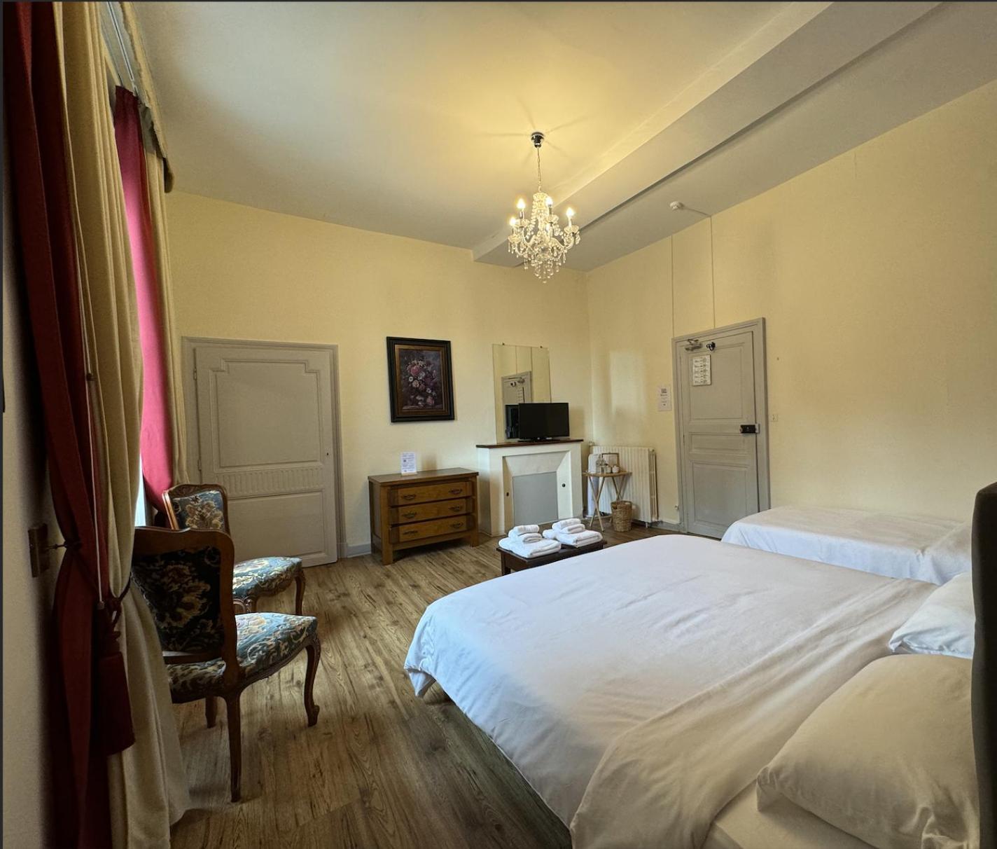 Hotel De France Et De Russie Thiviers Экстерьер фото